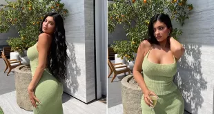 Kylie jenner pregnant showing off baby bump to friends source exclusive